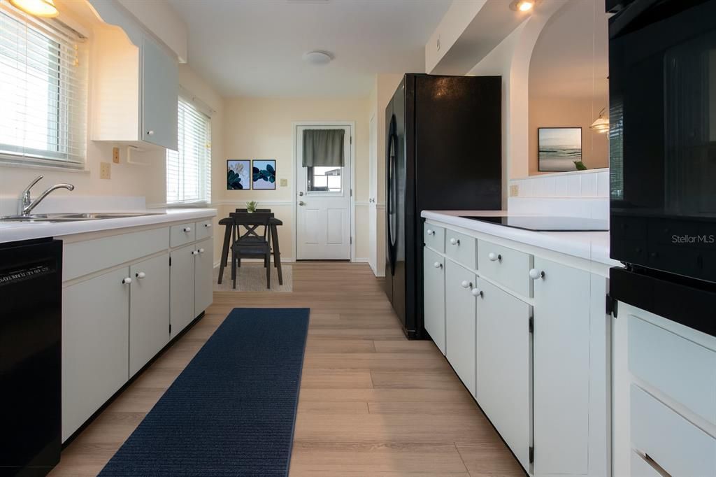 For Sale: $329,900 (3 beds, 2 baths, 1662 Square Feet)