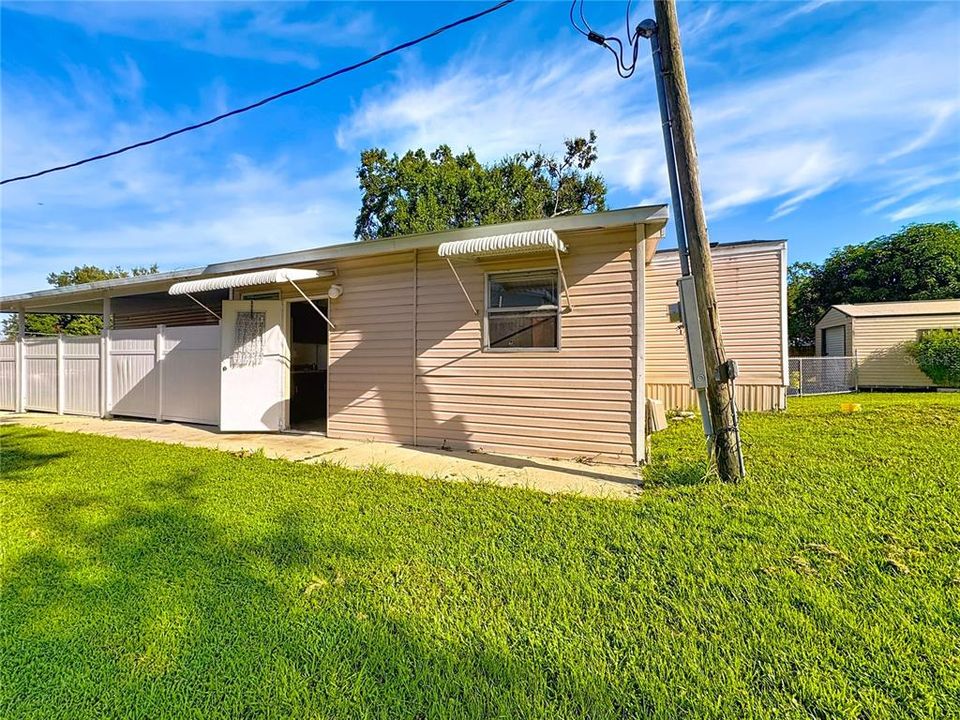 На продажу: $224,900 (3 спален, 2 ванн, 924 Квадратных фут)