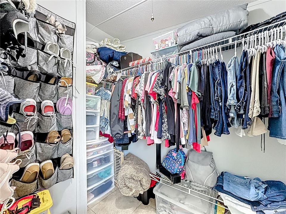 На продажу: $224,900 (3 спален, 2 ванн, 924 Квадратных фут)