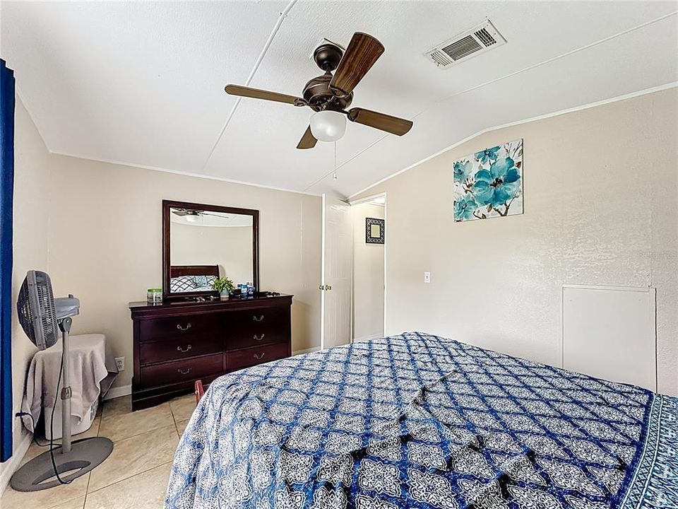 На продажу: $224,900 (3 спален, 2 ванн, 924 Квадратных фут)