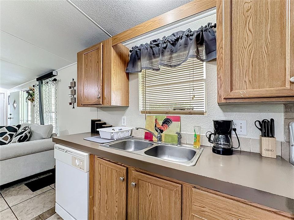 На продажу: $224,900 (3 спален, 2 ванн, 924 Квадратных фут)