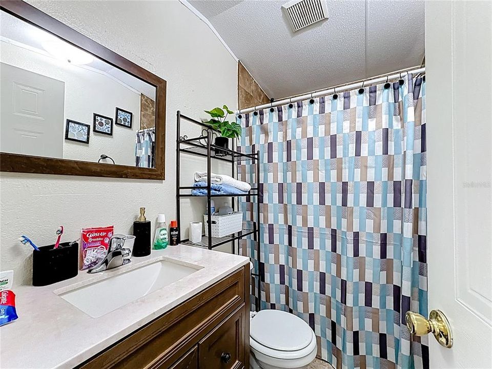 На продажу: $224,900 (3 спален, 2 ванн, 924 Квадратных фут)