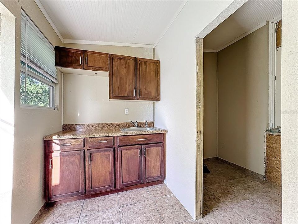 На продажу: $224,900 (3 спален, 2 ванн, 924 Квадратных фут)