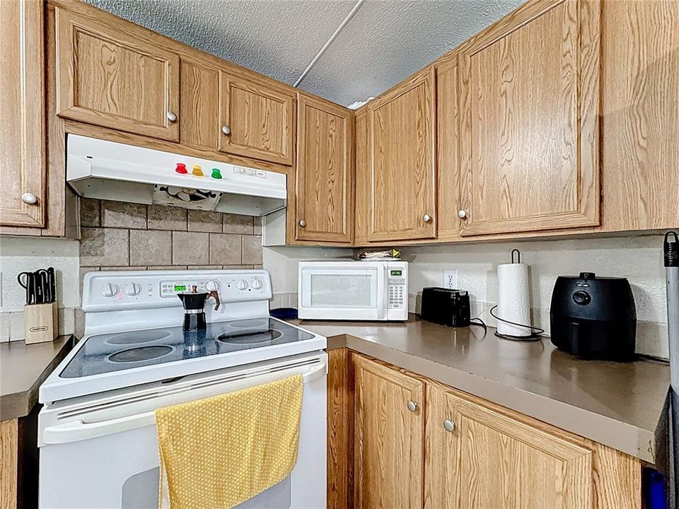 На продажу: $224,900 (3 спален, 2 ванн, 924 Квадратных фут)