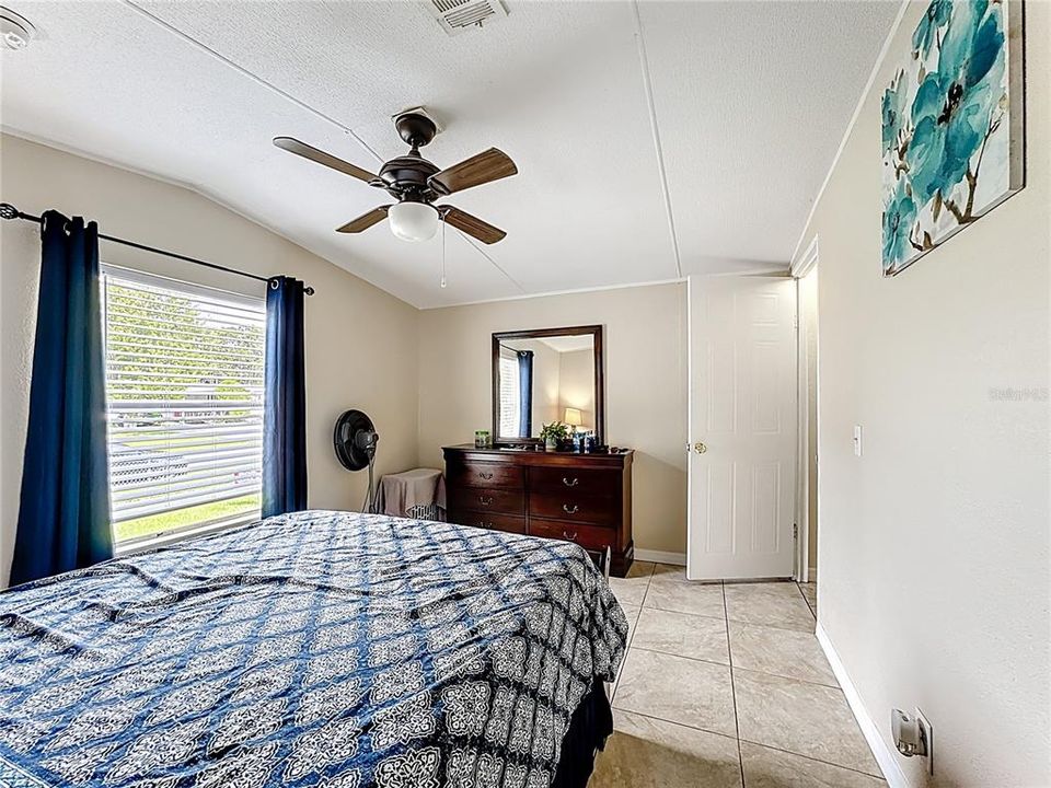 На продажу: $224,900 (3 спален, 2 ванн, 924 Квадратных фут)