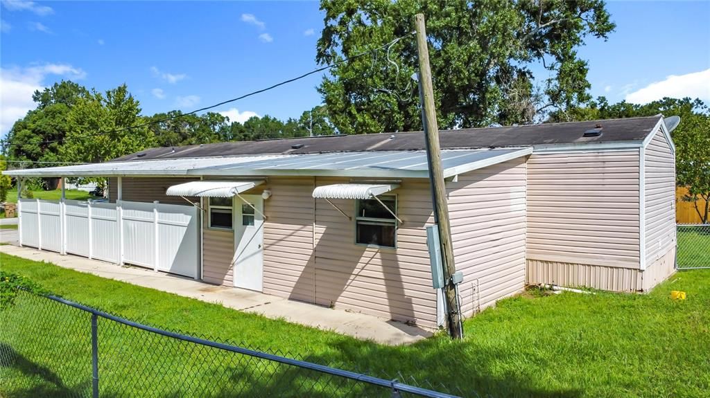 На продажу: $224,900 (3 спален, 2 ванн, 924 Квадратных фут)