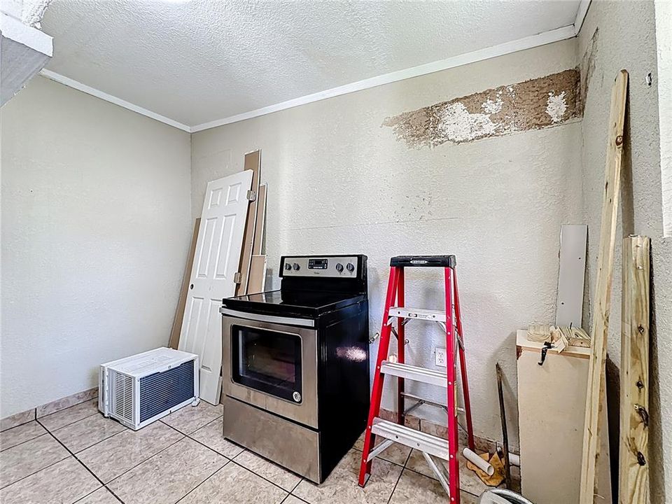 На продажу: $224,900 (3 спален, 2 ванн, 924 Квадратных фут)