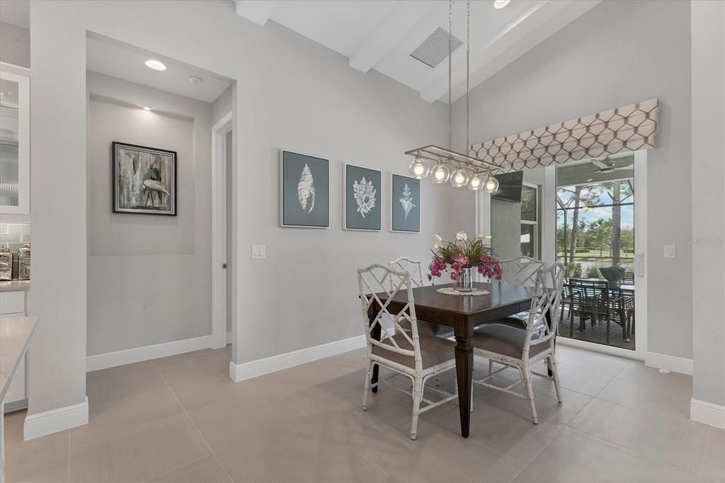 Под контрактом: $985,000 (2 спален, 2 ванн, 2188 Квадратных фут)