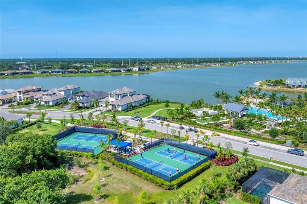 Под контрактом: $985,000 (2 спален, 2 ванн, 2188 Квадратных фут)