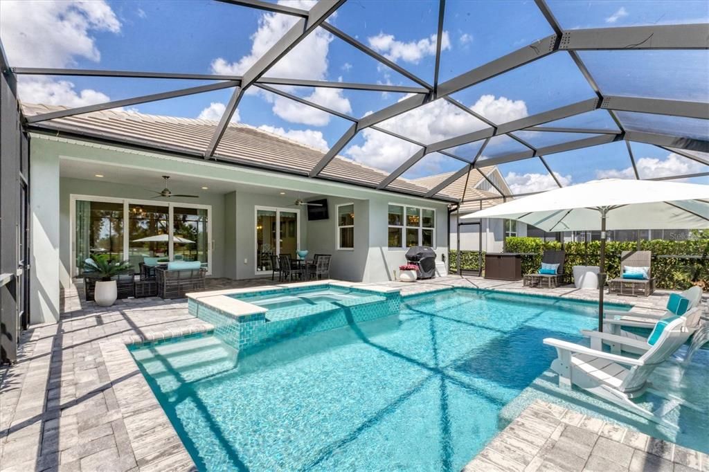 Под контрактом: $985,000 (2 спален, 2 ванн, 2188 Квадратных фут)