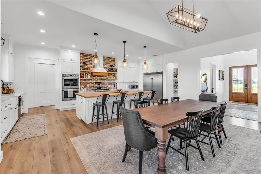 На продажу: $1,100,000 (3 спален, 2 ванн, 2825 Квадратных фут)