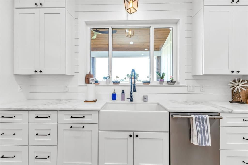 На продажу: $1,100,000 (3 спален, 2 ванн, 2825 Квадратных фут)