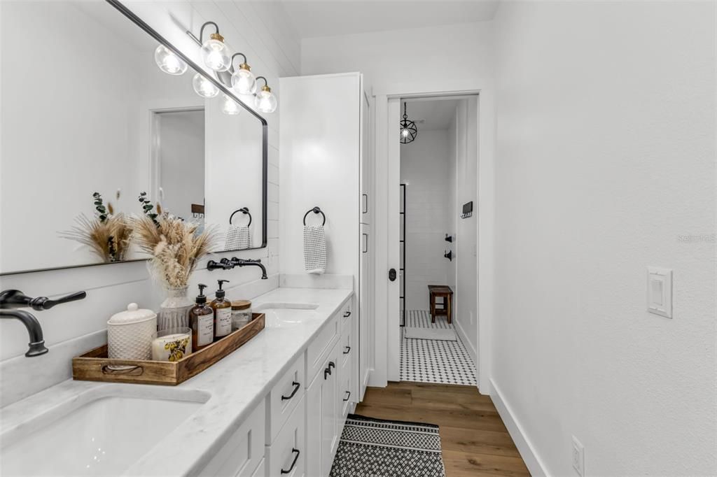 На продажу: $1,100,000 (3 спален, 2 ванн, 2825 Квадратных фут)