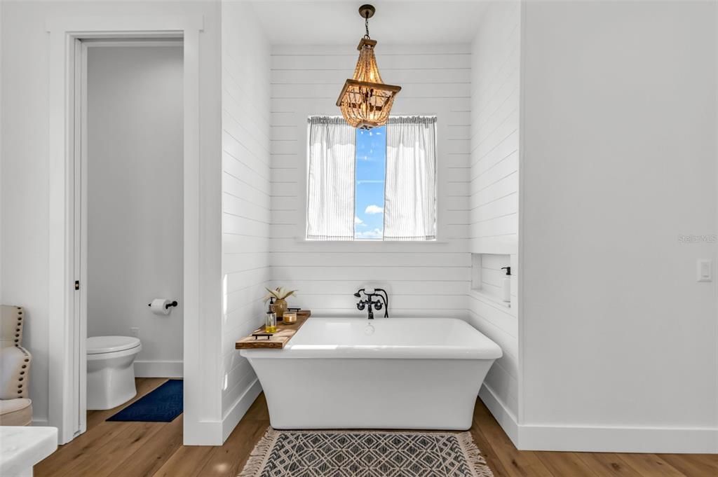 На продажу: $1,100,000 (3 спален, 2 ванн, 2825 Квадратных фут)