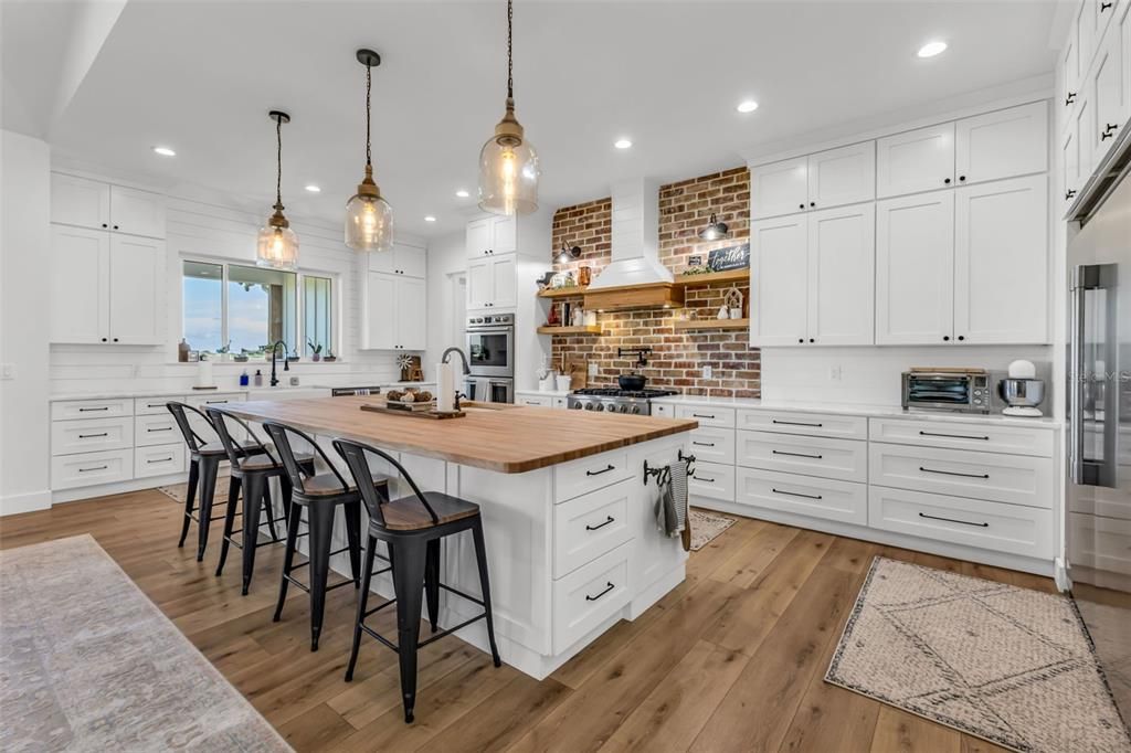 На продажу: $1,100,000 (3 спален, 2 ванн, 2825 Квадратных фут)