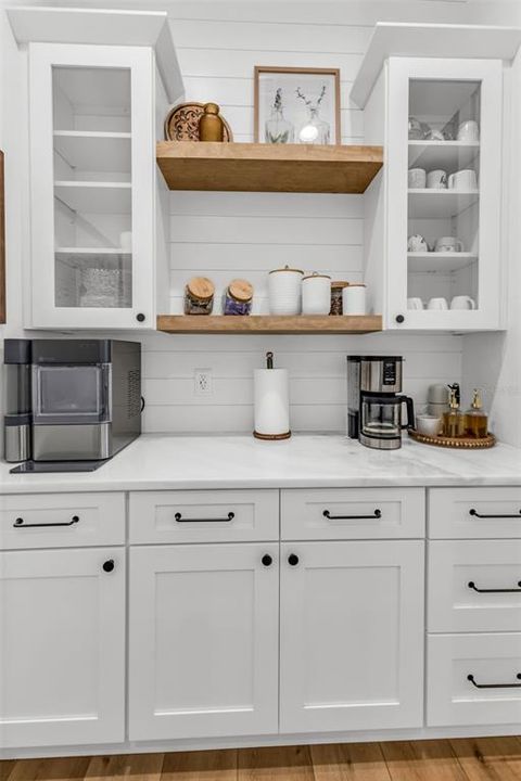 На продажу: $1,100,000 (3 спален, 2 ванн, 2825 Квадратных фут)