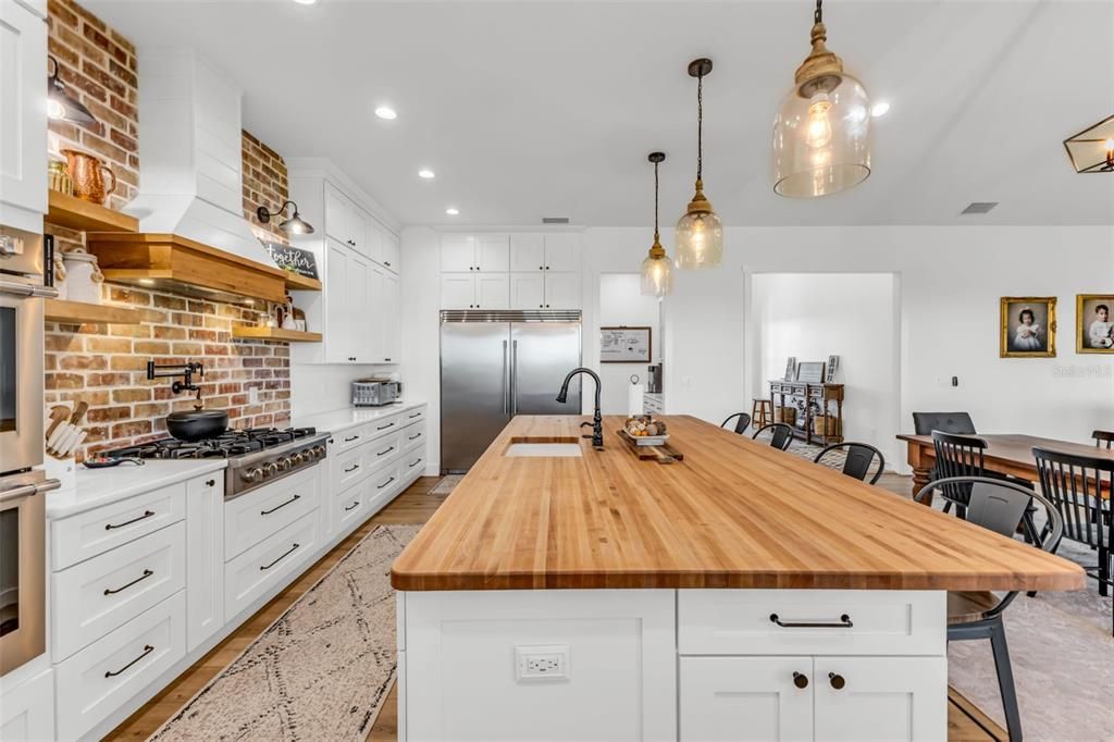 На продажу: $1,100,000 (3 спален, 2 ванн, 2825 Квадратных фут)