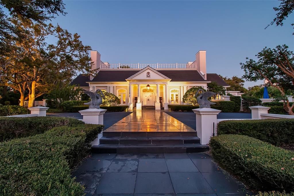 En Venta: $5,000,000 (4 camas, 5 baños, 5087 Pies cuadrados)