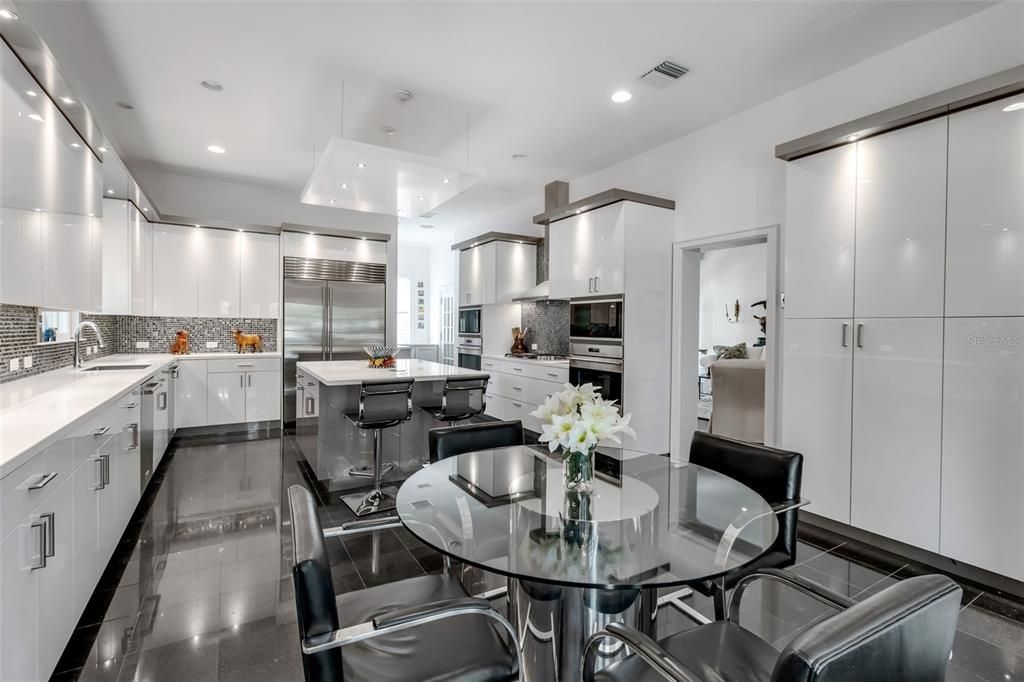 En Venta: $5,000,000 (4 camas, 5 baños, 5087 Pies cuadrados)