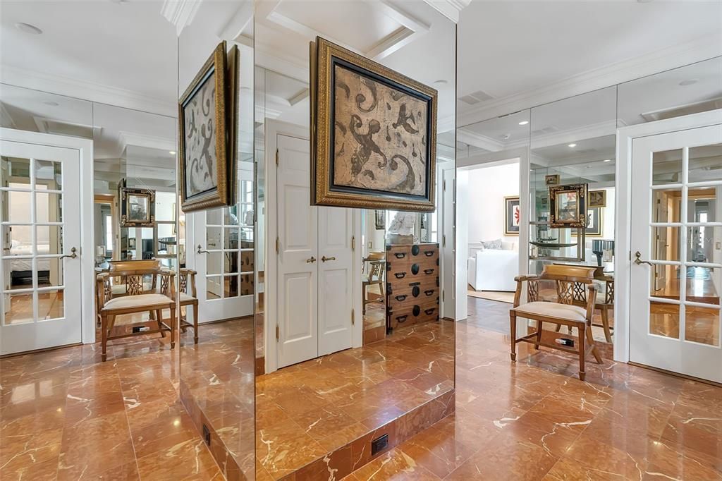 En Venta: $5,000,000 (4 camas, 5 baños, 5087 Pies cuadrados)