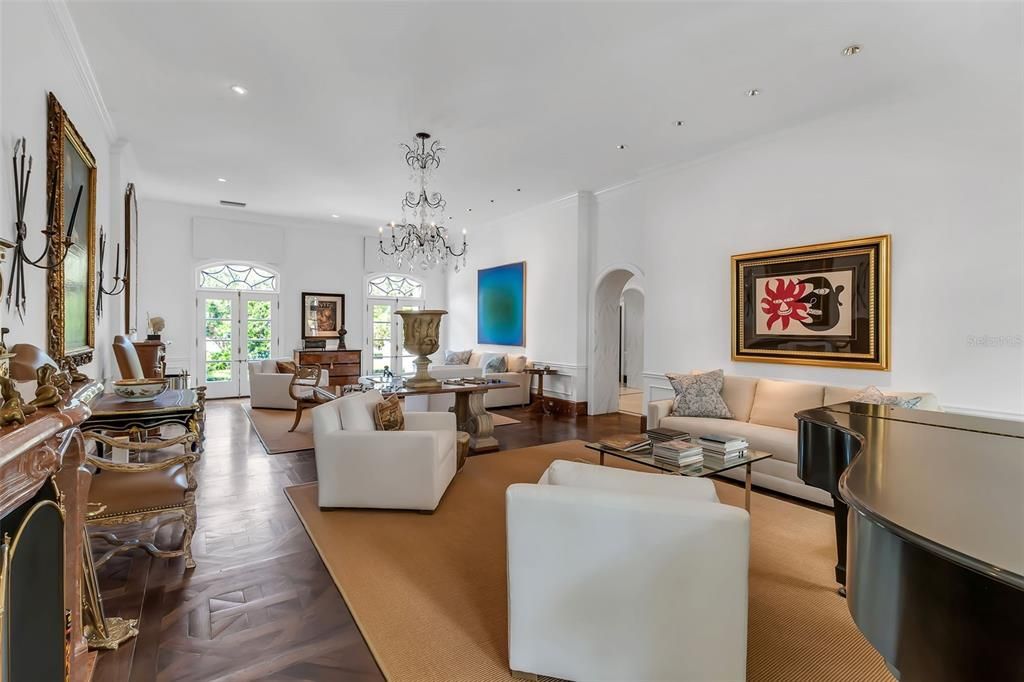 En Venta: $5,000,000 (4 camas, 5 baños, 5087 Pies cuadrados)