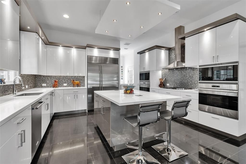 En Venta: $5,000,000 (4 camas, 5 baños, 5087 Pies cuadrados)