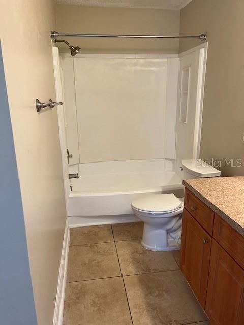 Active With Contract: $1,595 (2 beds, 2 baths, 898 Square Feet)