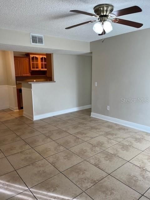 Active With Contract: $1,595 (2 beds, 2 baths, 898 Square Feet)