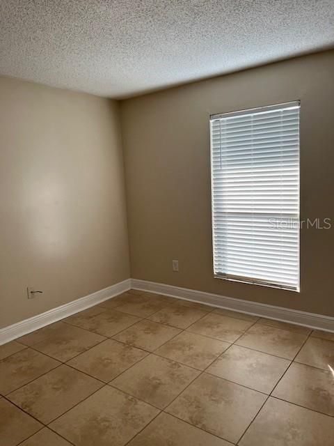 Active With Contract: $1,595 (2 beds, 2 baths, 898 Square Feet)