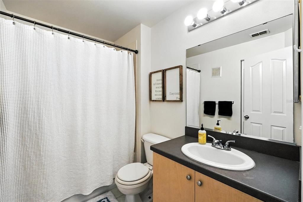 В аренду: $2,500 (3 спален, 2 ванн, 1640 Квадратных фут)