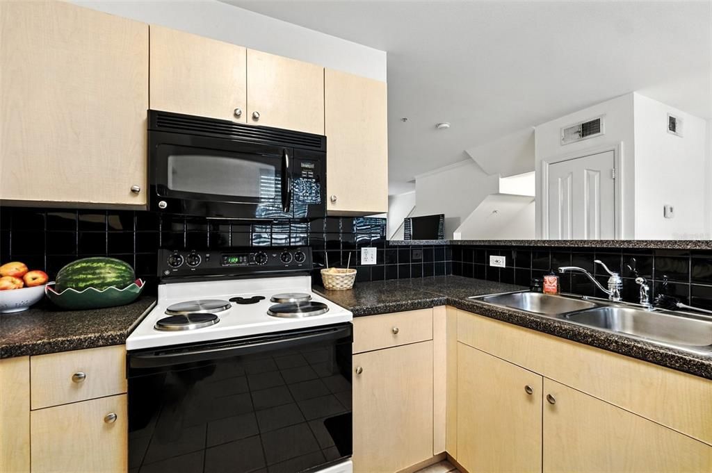 В аренду: $2,500 (3 спален, 2 ванн, 1640 Квадратных фут)