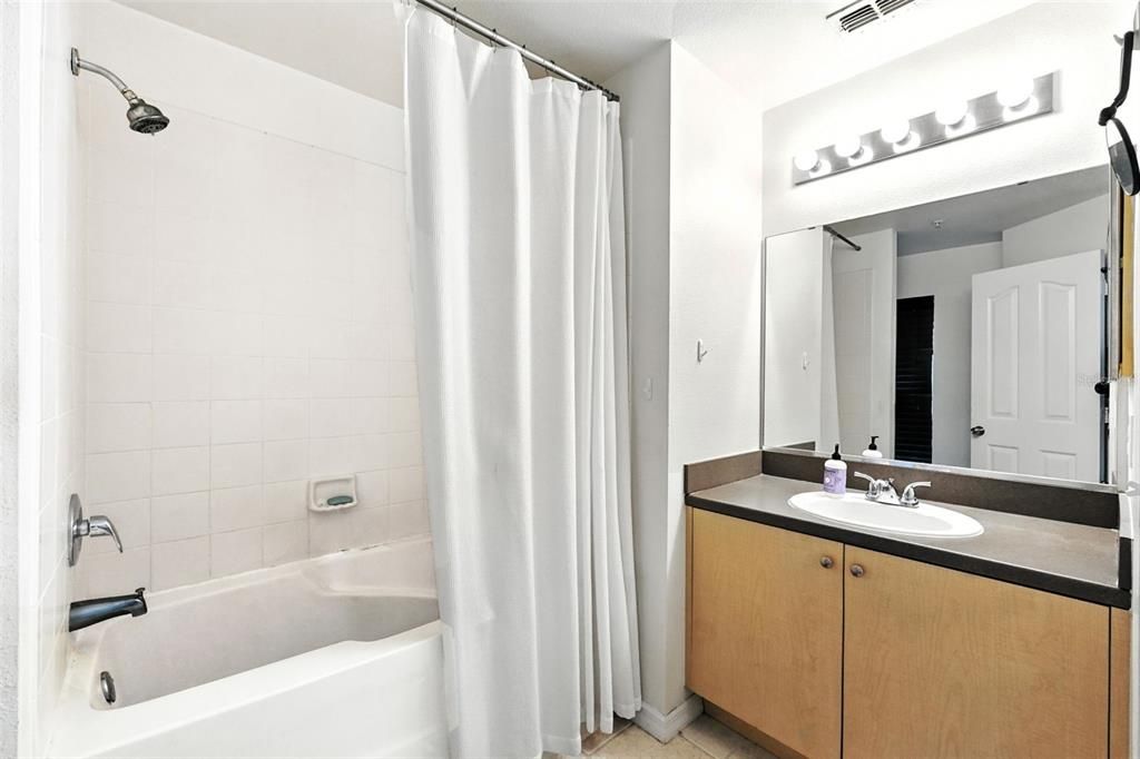 В аренду: $2,500 (3 спален, 2 ванн, 1640 Квадратных фут)