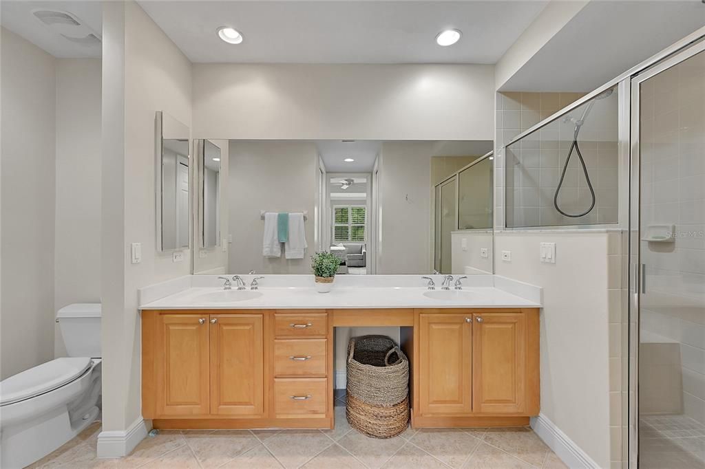 For Sale: $460,000 (3 beds, 2 baths, 1798 Square Feet)