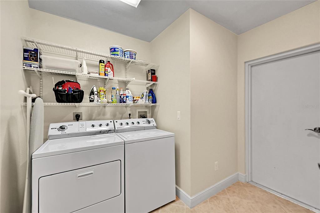 For Sale: $460,000 (3 beds, 2 baths, 1798 Square Feet)