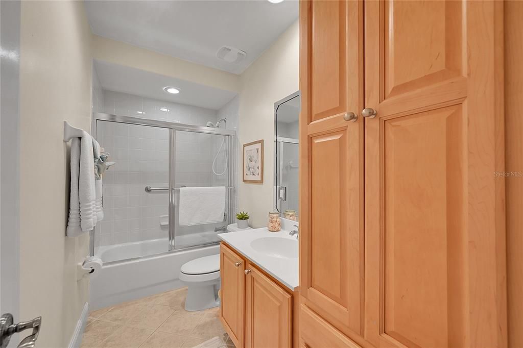 For Sale: $460,000 (3 beds, 2 baths, 1798 Square Feet)