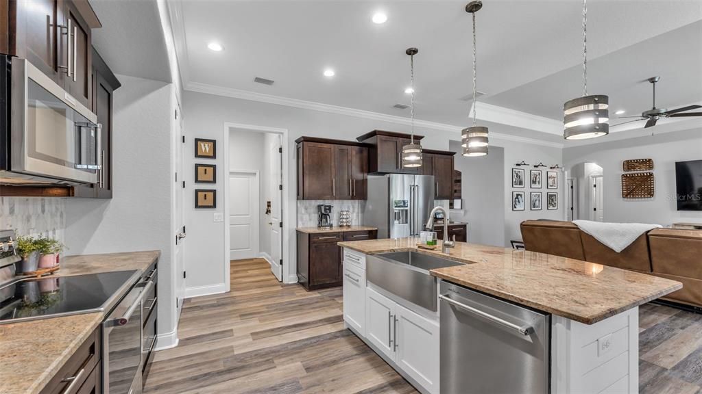 For Sale: $634,900 (4 beds, 3 baths, 2579 Square Feet)