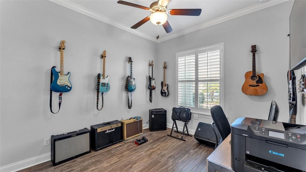 For Sale: $634,900 (4 beds, 3 baths, 2579 Square Feet)