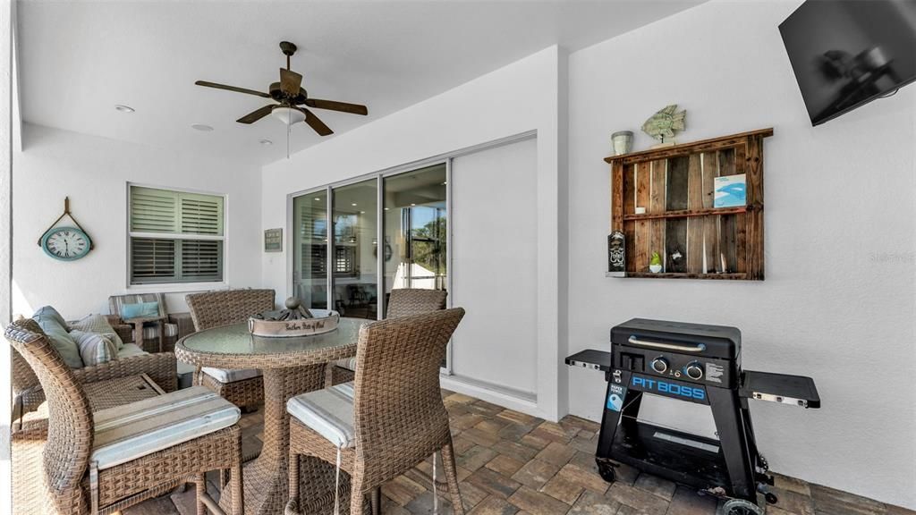 For Sale: $634,900 (4 beds, 3 baths, 2579 Square Feet)