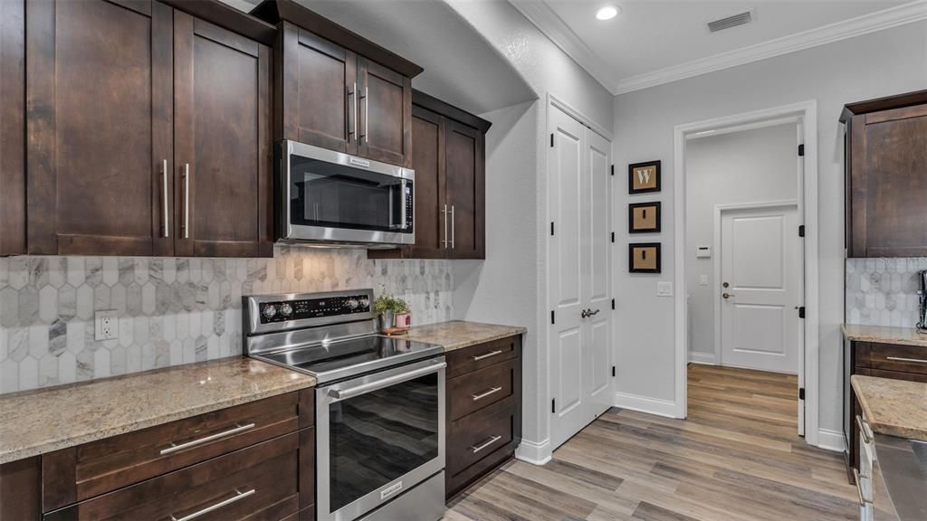 For Sale: $634,900 (4 beds, 3 baths, 2579 Square Feet)