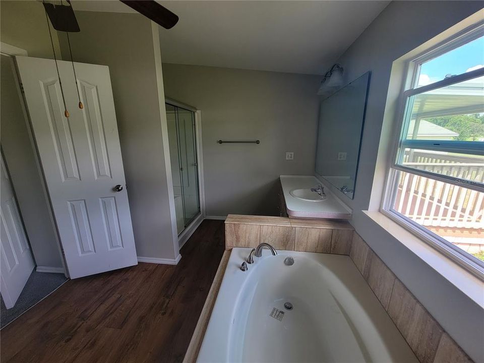 В аренду: $1,800 (3 спален, 2 ванн, 2045 Квадратных фут)