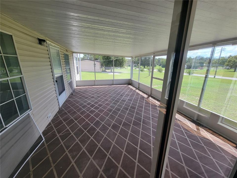 В аренду: $1,800 (3 спален, 2 ванн, 2045 Квадратных фут)