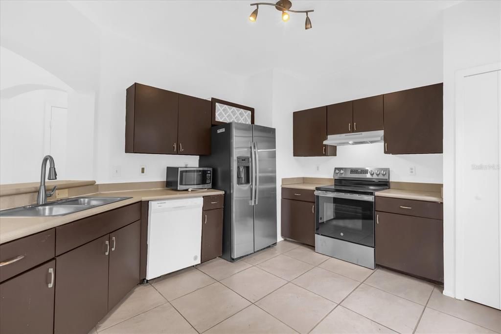 En Venta: $190,000 (3 camas, 2 baños, 1455 Pies cuadrados)