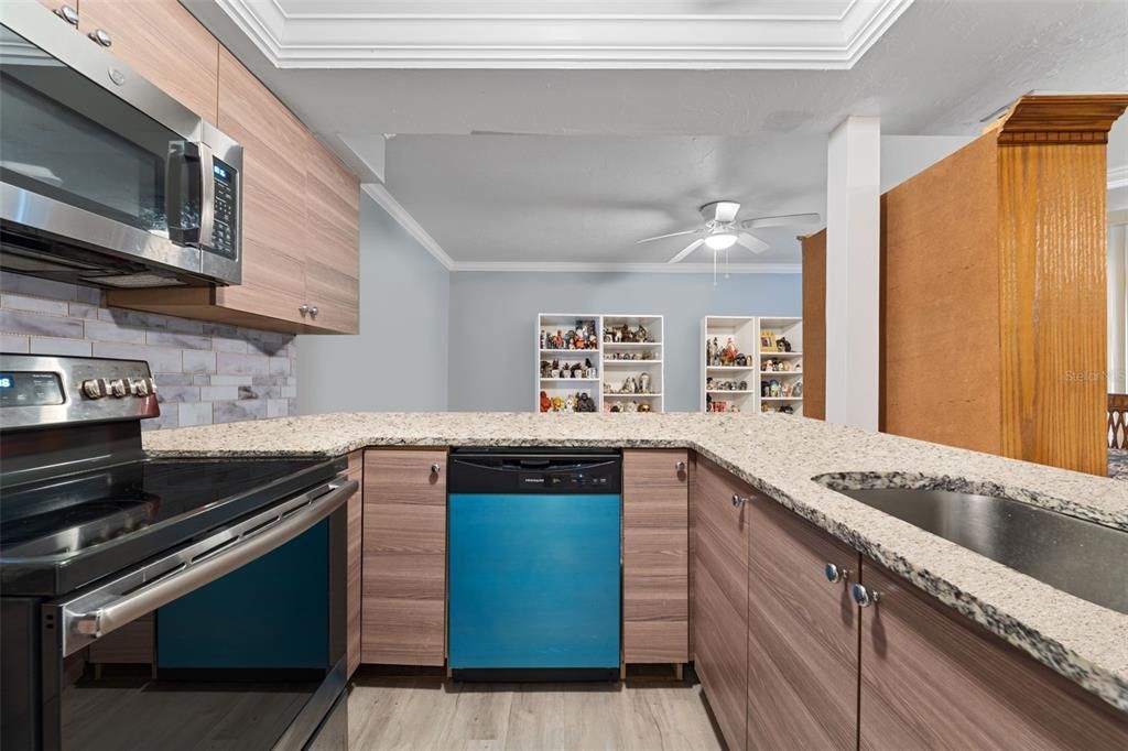 На продажу: $190,000 (3 спален, 2 ванн, 1408 Квадратных фут)