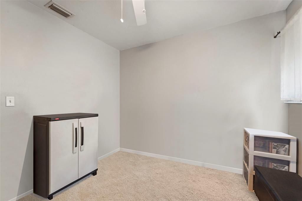 На продажу: $190,000 (3 спален, 2 ванн, 1408 Квадратных фут)