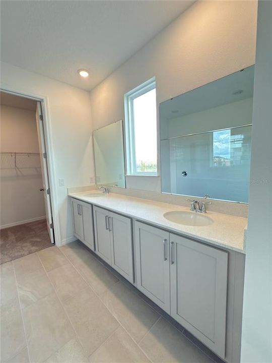 En Renta: $2,600 (3 camas, 2 baños, 1961 Pies cuadrados)