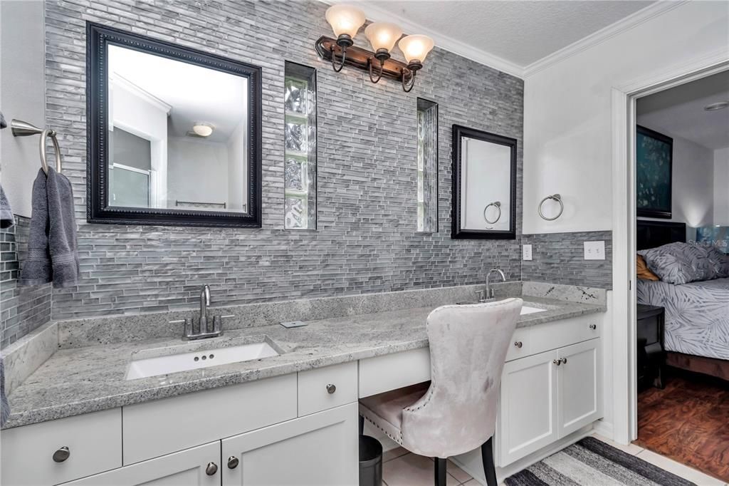 Activo con contrato: $320,000 (3 camas, 2 baños, 1525 Pies cuadrados)