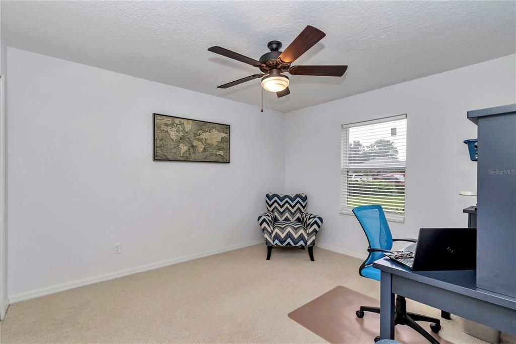 Activo con contrato: $320,000 (3 camas, 2 baños, 1525 Pies cuadrados)