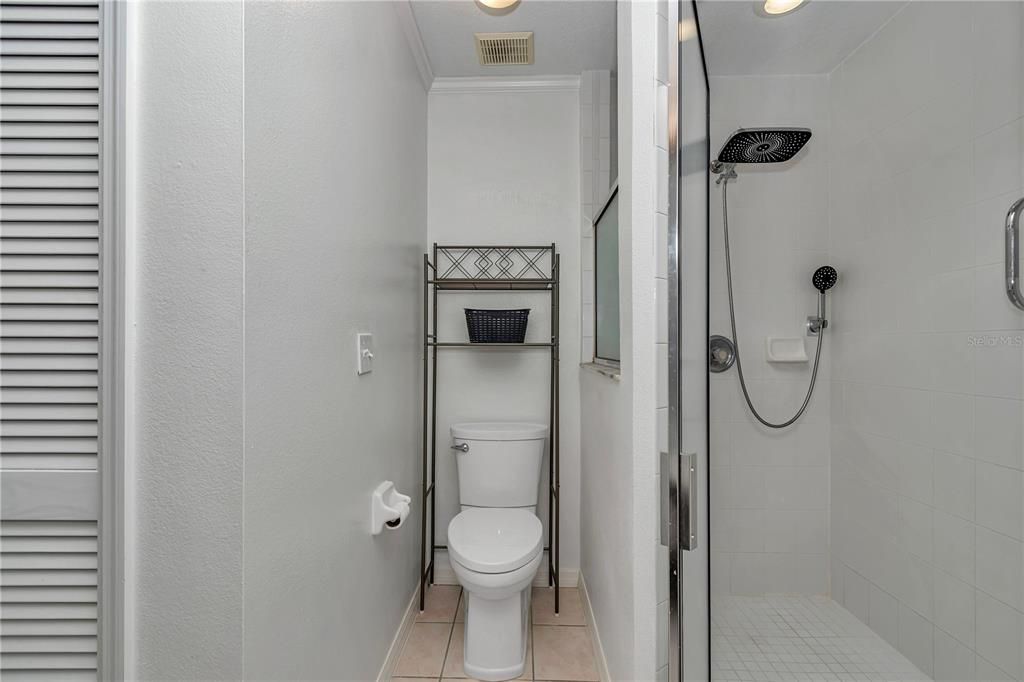 Activo con contrato: $320,000 (3 camas, 2 baños, 1525 Pies cuadrados)