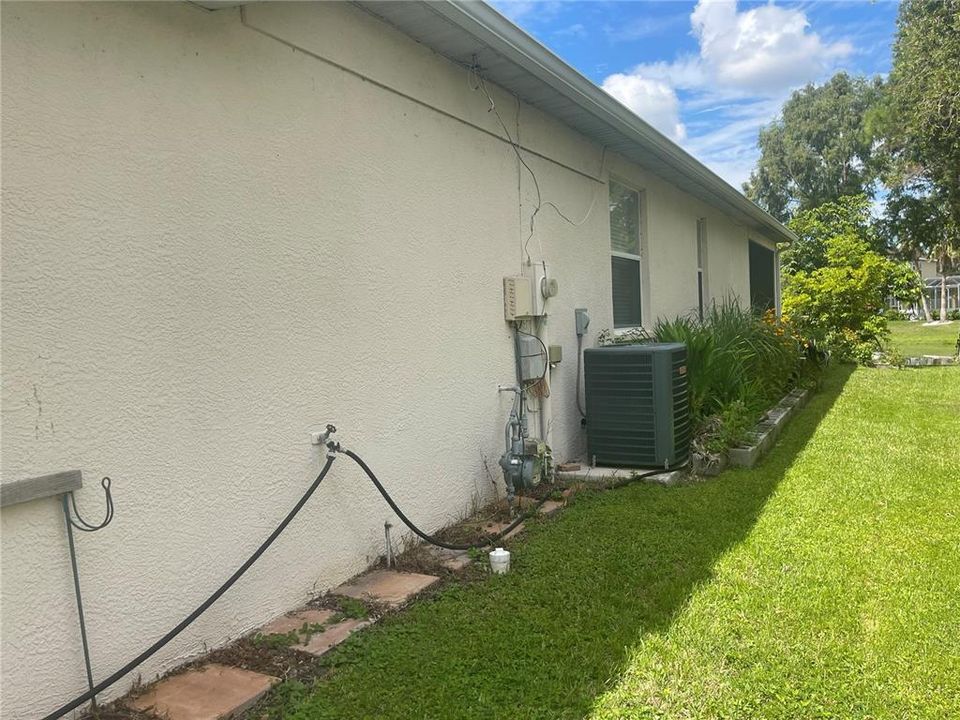 Под контрактом: $315,000 (3 спален, 2 ванн, 1719 Квадратных фут)