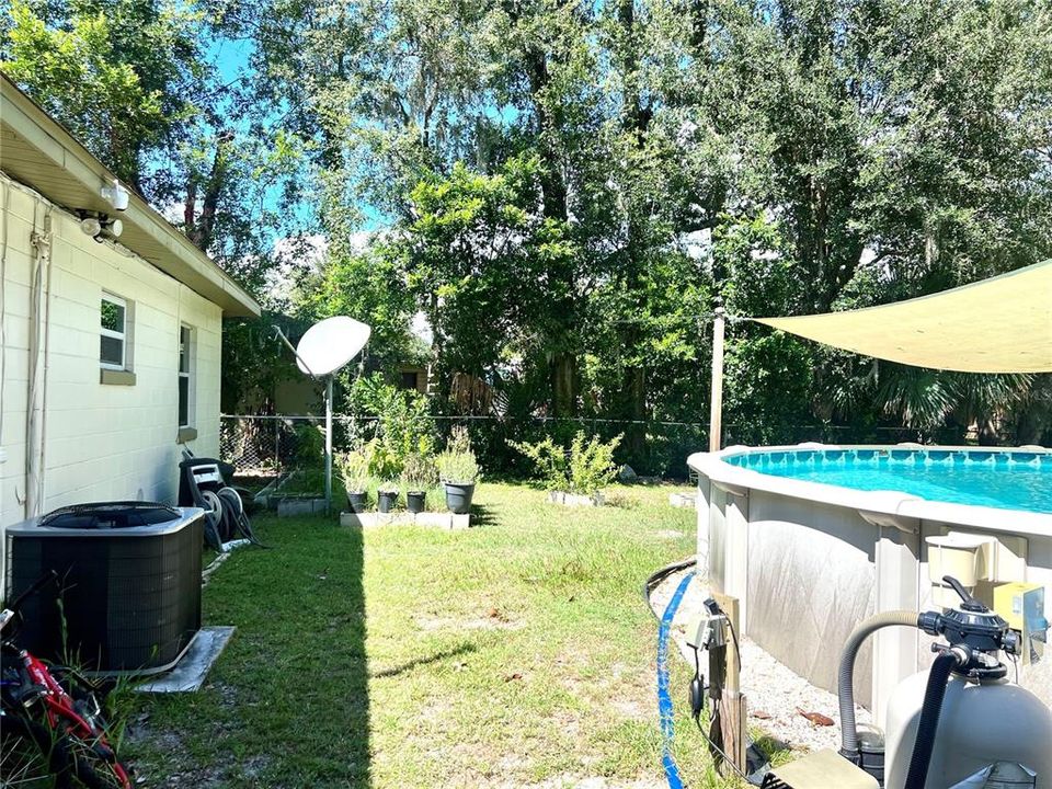 Active With Contract: $150,000 (2 beds, 1 baths, 726 Square Feet)